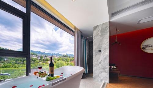 Junior Suite with Mountain View