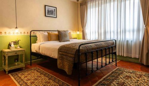 Deluxe Room (2 Adults + 1 Child)