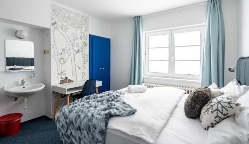 Quadruple Room with Mountain View