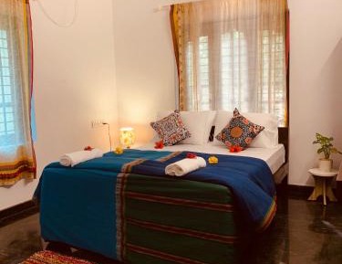 Deluxe Double Room (2 Adults + 1 Child)