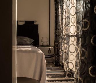Deluxe Queen Suite