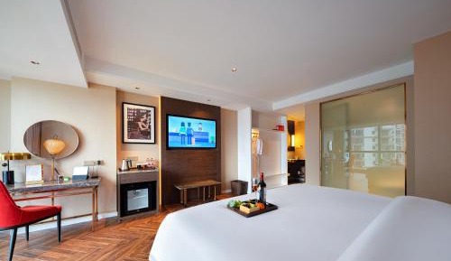 Deluxe Queen Room