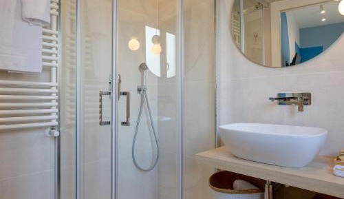 Single Room with Private Bathroom