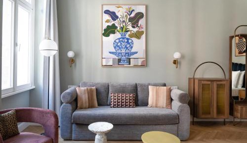 Extra Large 1 Bedroom Apartment and 2 Sofa Beds