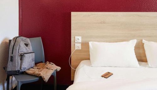 Tandem Room with Shared Bathroom