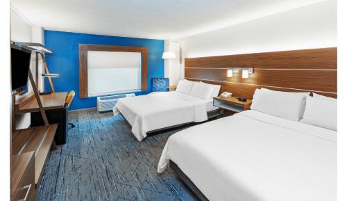 Standard Room with Two Queen Beds