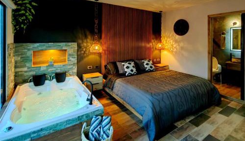 King Suite with Spa Bath