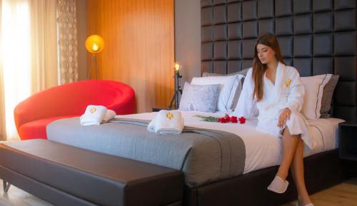 Suite with Hot Tub