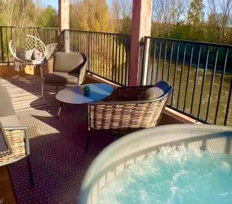 Suite with River View