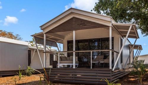 	 Deluxe 2 Bedroom Pool View Cabin - Sleeps 6