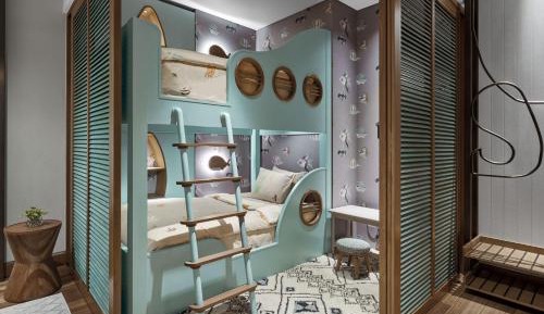One-Bedroom Family Suite with Bunk Beds