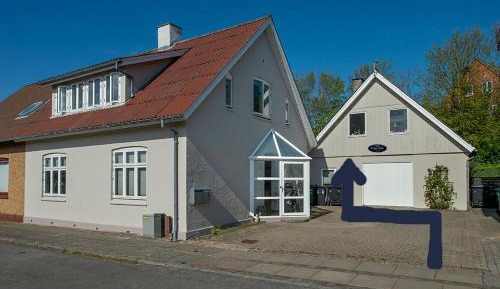 Double or Twin Room with Shared Bathroom