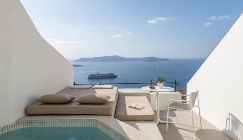 Suite with Hot Tub