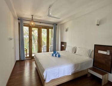 Deluxe Double Room with Balcony and Sea View