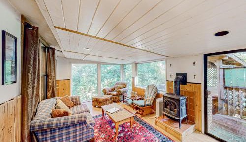 One Bedroom Apartment
