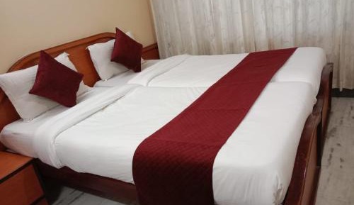 Deluxe Double Room (2 Adults + 1 Child)