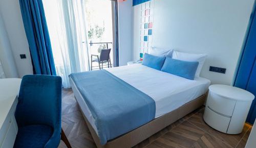 Double Room with Pool View