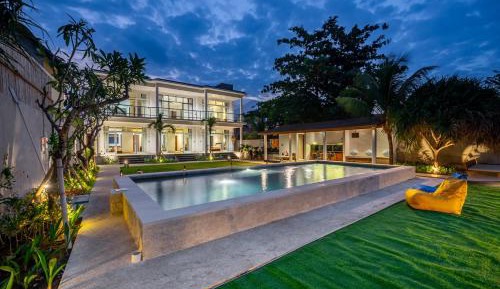 Five-Bedroom Villa