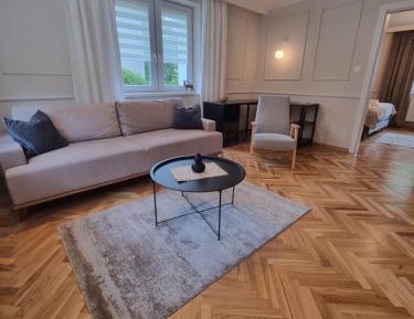 Apartment with Garden View