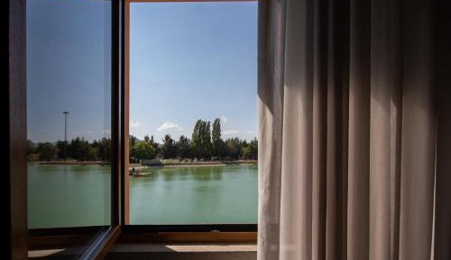 Family Room with Lake View