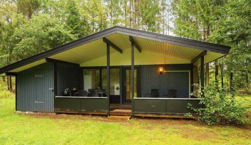 Three-Bedroom Holiday Home 