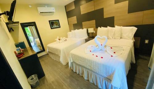 Deluxe Double Room (2 Adults + 1 Child)