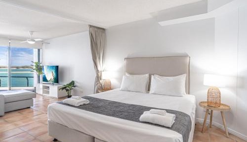 Studio Apartment with Sea View