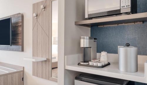 Standard King Room with Communication and Mobility Transfer Shower