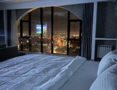 Superior King Suite
