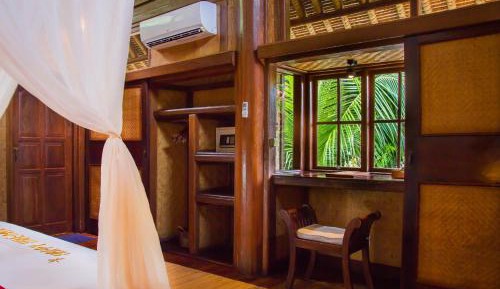 Suite with Partial Sea View