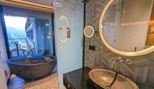 Double Suite with Two Double Beds - Non-Smoking
