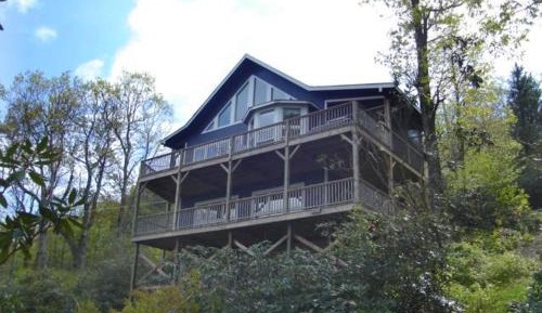 Three-Bedroom Holiday Home 