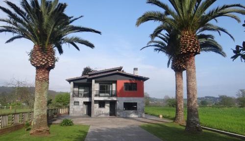 Three-Bedroom Holiday Home 