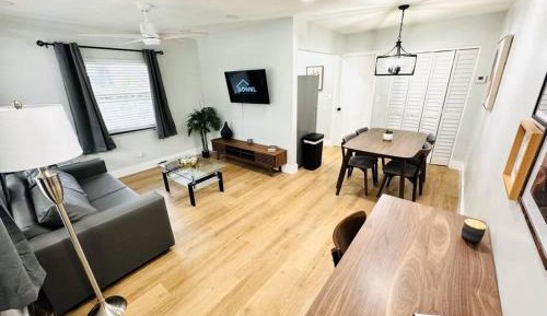 Superior One Bedroom King with Kitchen and Sofa Bed