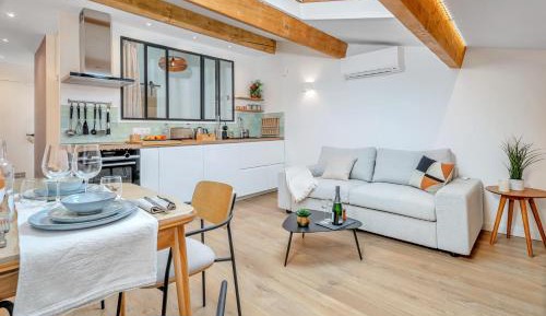 Deluxe Apartment