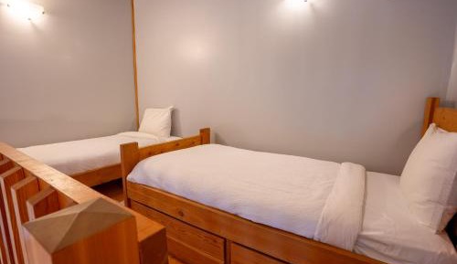 Queen Loft with Two Single Beds