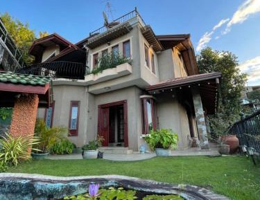 Villa with Garden View