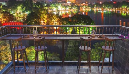 Suite Balcony with City View