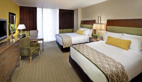 Deluxe Queen Room with Two Queen Beds and River Ballpark View