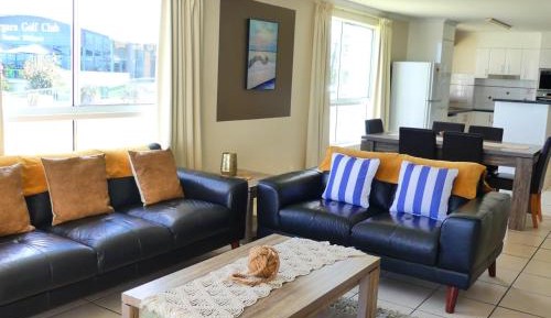 Three Bedroom Executive Apartment with Ocean View