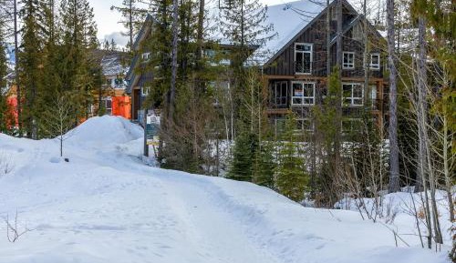 Four-Bedroom Holiday Home