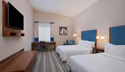 Deluxe Queen Room with Two Queen Beds