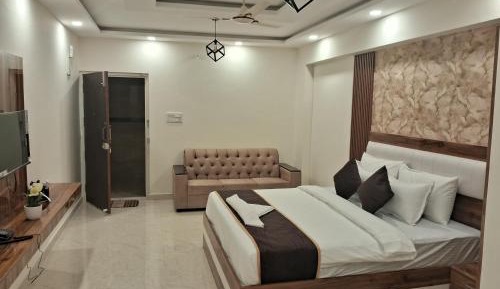 Deluxe Double Room with Extra Bed