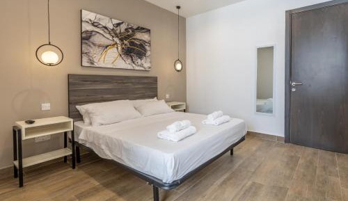 Studio Apartment