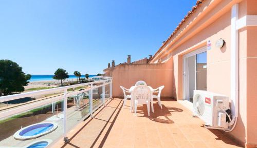 One-Bedroom Apartment with Sea View