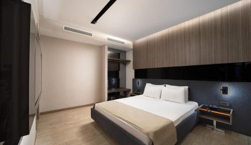 King Suite with Spa Bath