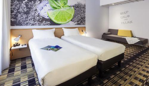 Standard Room With Three Single Beds