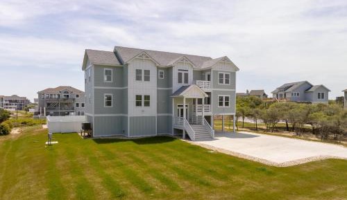 Nine-Bedroom Holiday Home