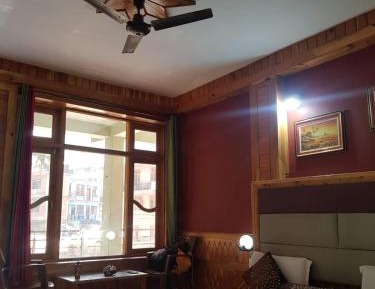Deluxe Double Room (1 adult + 1 child)