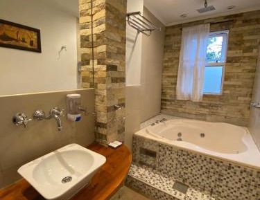 Suite (2 Adults)